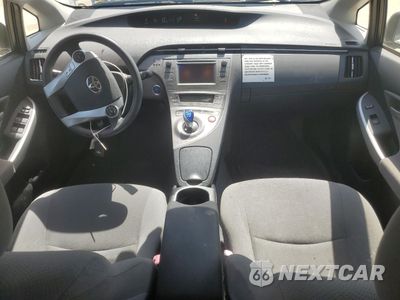 Zdjęcie 8 z 12 samochodu: 2013 TOYOTA PRIUS VIN:JTDKN3DU2D5561530 - miniatura
