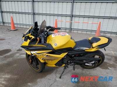 Trzecie zdjęcie samochodu z tyłu: 2009 YAMAHA FZ6 R VIN:JYARJ18Y89A000044 - miniatura