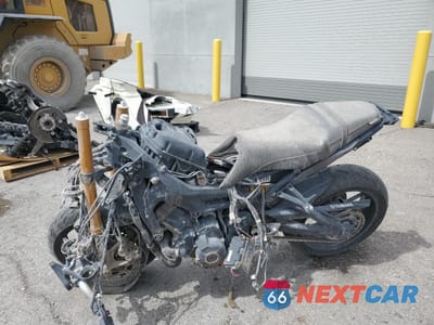 Trzecie zdjęcie samochodu z tyłu: 2015 YAMAHA FZ09 VIN:JYARN33E9FA007058 - miniatura