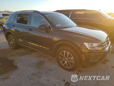 Czwarte zdjęcie samochodu z boku: 2019 VOLKSWAGEN TIGUAN SE VIN:3VV2B7AXXKM128562 - miniatura
