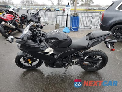 Trzecie zdjęcie samochodu z tyłu: 2018 KAWASAKI EX400 VIN:JKAEXKH12JDA12085 - miniatura