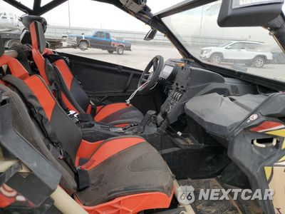Piąte zdjęcie samochodu w środku: 2022 CAN-AM MAVERICK X3 MAX X RS TURBO RR VIN:3JBVNAV26NE000951 - miniatura