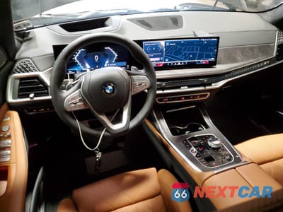 Zdjęcie 8 z 17 samochodu: 2025 BMW X7 XDRIVE40I VIN:5UX23EM05S9X70103 - miniatura