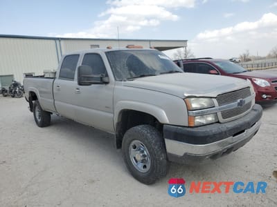 Czwarte zdjęcie samochodu z boku: 2004 CHEVROLET SILVERADO K3500 VIN:1GCHK33294F245071 - miniatura