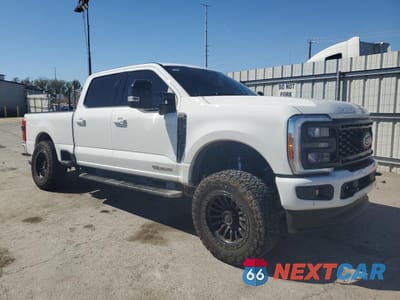 Czwarte zdjęcie samochodu z boku: 2024 FORD F250 SUPER DUTY VIN:1FT8W2BT2REE22078 - miniatura