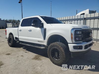 Czwarte zdjęcie samochodu z boku: 2024 FORD F250 SUPER DUTY VIN:1FT8W2BT2REE22078 - miniatura