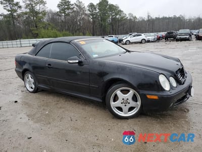 Czwarte zdjęcie samochodu z boku: 2000 MERCEDES-BENZ CLK 430 VIN:WDBLK70G2YT049285 - miniatura