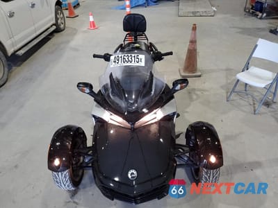 Piąte zdjęcie samochodu w środku: 2015 CAN-AM SPYDER ROADSTER F3 VIN:2BXRDDD25FV003335 - miniatura