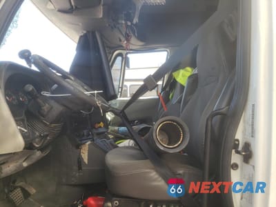 Piąte zdjęcie samochodu w środku: 2016 INTERNATIONAL PROSTAR SEMI TRUCK VIN:3HSDJAPR3GN139654 - miniatura