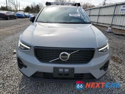 Piąte zdjęcie samochodu w środku: 2024 VOLVO XC40 PLUS VIN:YV4L12ULXR2353743 - miniatura