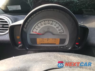 Zdjęcie 9 z 15 samochodu: 2015 SMART FORTWO PURE VIN:WMEEJ3BA7FK808208 - miniatura
