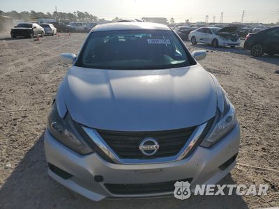 Piąte zdjęcie samochodu w środku: 2016 NISSAN ALTIMA 2.5 VIN:1N4AL3AP6GN330575 - miniatura