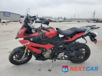 Trzecie zdjęcie samochodu z tyłu: 2016 BMW S 1000 XR VIN:WB10D1300GZ461952 - miniatura