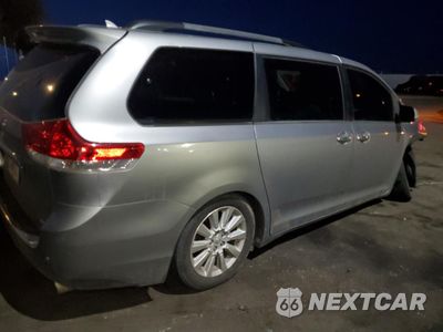 Trzecie zdjęcie samochodu z tyłu: 2013 TOYOTA SIENNA XLE VIN:5TDYK3DC5DS305385 - miniatura