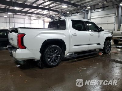 Trzecie zdjęcie samochodu z tyłu: 2022 TOYOTA TUNDRA CREWMAX PLATINUM VIN:5TFNC5DB6NX012772 - miniatura