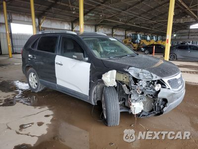 Czwarte zdjęcie samochodu z boku: 2012 KIA SORENTO BASE VIN:5XYKT4A21CG242866 - miniatura