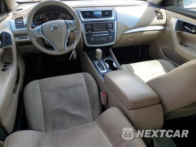 Zdjęcie 8 z 12 samochodu: 2016 NISSAN ALTIMA 2.5 VIN:1N4AL3AP1GC240262 - miniatura