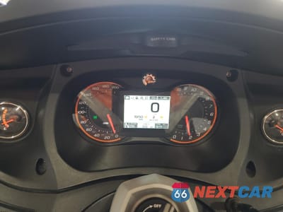 Zdjęcie 7 z 9 samochodu: 2012 CAN-AM SPYDER ROADSTER RTS VIN:2BXJBHC15CV001244 - miniatura