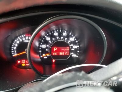 Zdjęcie 9 z 12 samochodu: 2015 KIA SOUL + VIN:KNDJP3A56F7165627 - miniatura