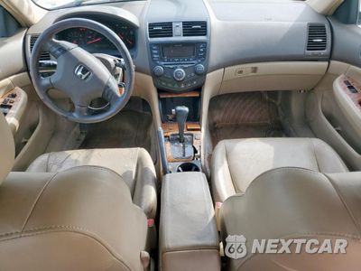 Zdjęcie 8 z 12 samochodu: 2005 HONDA ACCORD EX VIN:1HGCM66585A060456 - miniatura