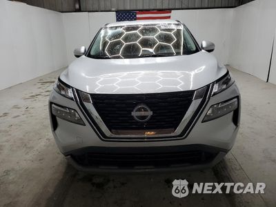 Piąte zdjęcie samochodu w środku: 2023 NISSAN ROGUE SV VIN:5N1BT3BA2PC930252 - miniatura