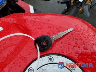 Zdjęcie 8 z 9 samochodu: 2018 HONDA CBR600 RR VIN:JH2PC40HXJK400051 - miniatura