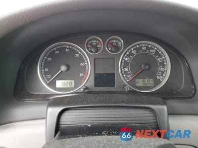 Zdjęcie 9 z 12 samochodu: 2004 VOLKSWAGEN PASSAT GLX 4MOTION VIN:WVWTH63B14P197862 - miniatura