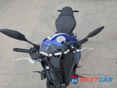 Piąte zdjęcie samochodu w środku: 2023 YAMAHA MT09 VIN:JYARN71E2PA003784 - miniatura