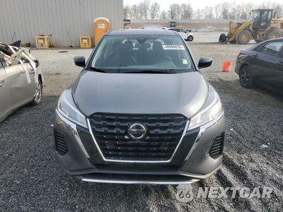 Piąte zdjęcie samochodu w środku: 2021 NISSAN KICKS S VIN:3N1CP5BV2ML494615 - miniatura