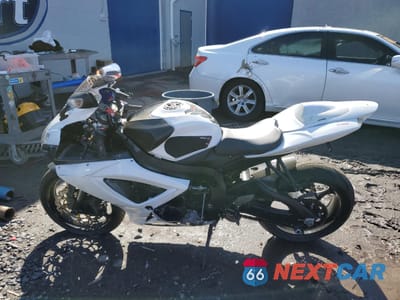 Trzecie zdjęcie samochodu z tyłu: 2006 SUZUKI GSX-R600 K6 VIN:JS1GN7DA562106205 - miniatura