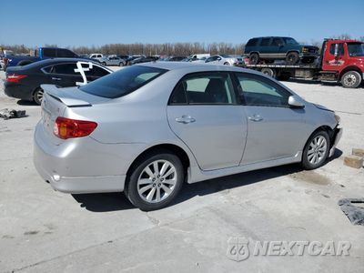 Trzecie zdjęcie samochodu z tyłu: 2010 TOYOTA COROLLA BASE VIN:1NXBU4EE5AZ218157 - miniatura