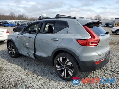 Drugie zdjęcie samochodu z przodu: 2024 VOLVO XC40 PLUS VIN:YV4L12ULXR2353743 - miniatura
