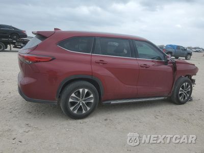 Trzecie zdjęcie samochodu z tyłu: 2022 TOYOTA HIGHLANDER XLE VIN:5TDGZRAH0NS547965 - miniatura