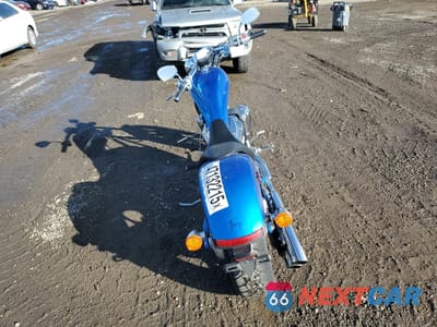 Czwarte zdjęcie samochodu z boku: 2010 HONDA VT1300 CX VIN:JH2SC6106AK000065 - miniatura