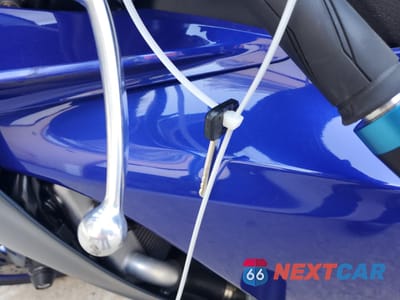 Zdjęcie 8 z 10 samochodu: 2023 YAMAHA YZFR1 VIN:JYARN66E9PA002845 - miniatura