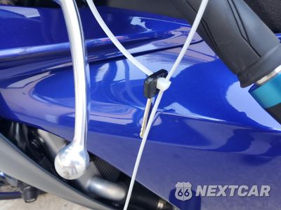 Zdjęcie 8 z 10 samochodu: 2023 YAMAHA YZFR1 VIN:JYARN66E9PA002845 - miniatura