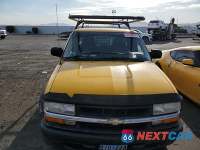 Piąte zdjęcie samochodu w środku: 2003 CHEVROLET S TRUCK S10 VIN:1GCCT19X738116988 - miniatura