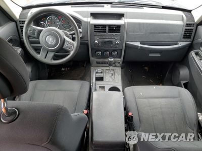 Zdjęcie 8 z 13 samochodu: 2011 JEEP LIBERTY SPORT VIN:1J4PN2GK4BW540416 - miniatura