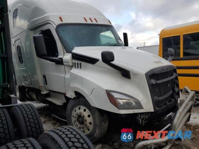 2018 FREIGHTLINER CASCADIA 126 SEMI TRUCKS 3AKJHHDR6JSJX4446 - główne zdjęcie licytacji z USA - miniatura