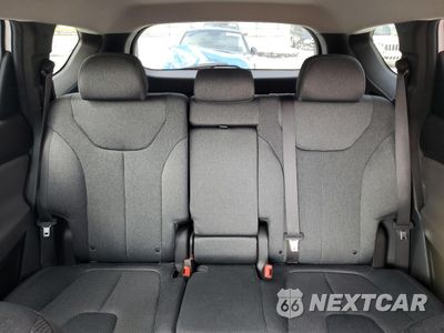 Zdjęcie 10 z 13 samochodu: 2019 HYUNDAI SANTA FE SEL VIN:5NMS33AD8KH130789 - miniatura