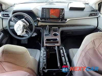 Zdjęcie 8 z 14 samochodu: 2021 TOYOTA SIENNA LE VIN:5TDKRKEC4MS044079 - miniatura