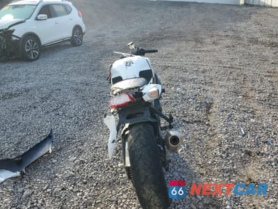 Czwarte zdjęcie samochodu z boku: 2024 SUZUKI GSX-R750 VIN:JS1GR7MA6R7101333 - miniatura