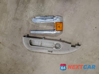 Zdjęcie 13 z 14 samochodu: 1999 CHEVROLET SUBURBAN K1500 VIN:1GNFK16RXXJ511212 - miniatura