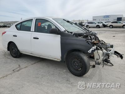 Czwarte zdjęcie samochodu z boku: 2015 NISSAN VERSA S VIN:3N1CN7AP4FL892187 - miniatura