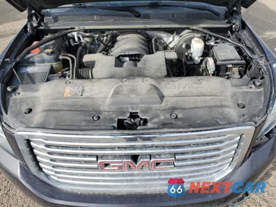 Zdjęcie 12 z 13 samochodu: 2018 GMC YUKON XL K1500 SLT VIN:1GKS2GKC2JR142919 - miniatura