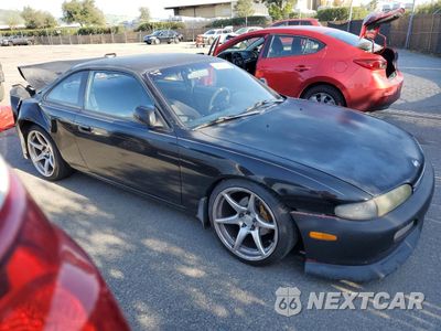 Czwarte zdjęcie samochodu z boku: 1996 NISSAN 240SX BASE VIN:JN1AS44DXTW052243 - miniatura