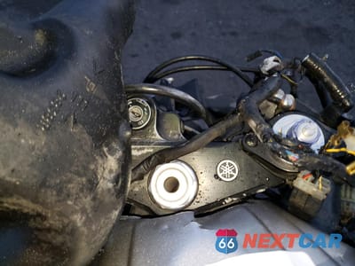 Zdjęcie 7 z 8 samochodu: 2003 YAMAHA YZFR6 L VIN:JYARJ06E13A009937 - miniatura