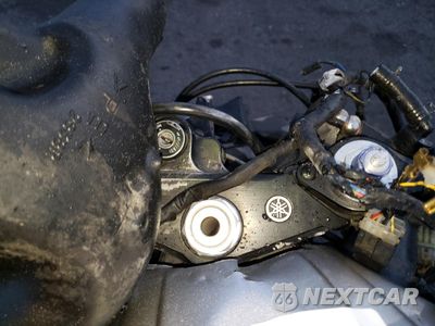 Zdjęcie 7 z 8 samochodu: 2003 YAMAHA YZFR6 L VIN:JYARJ06E13A009937 - miniatura