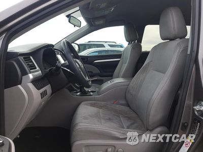 Zdjęcie 7 z 14 samochodu: 2016 TOYOTA HIGHLANDER LE VIN:5TDZKRFH6GS174021 - miniatura