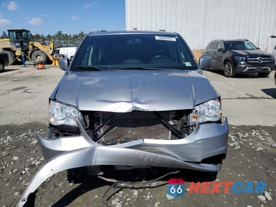 Piąte zdjęcie samochodu w środku: 2017 DODGE GRAND CARAVAN SXT VIN:2C4RDGCG7HR554117 - miniatura